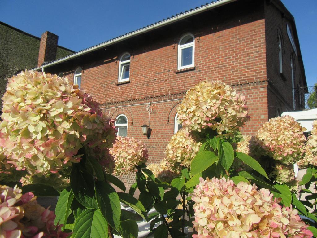 Holsteiner Hof Hotel Heist Exterior foto